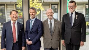 New honorate doctorades, Víctor de Lorenzo (second by the right) and Sang Yup Lee (extreme left) with Danish prince Frederik and the DTU rector